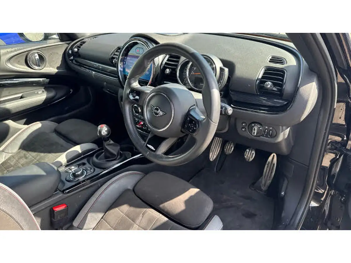 2021-mini-clubman-20-cooper-s-shadow-edition-big-5