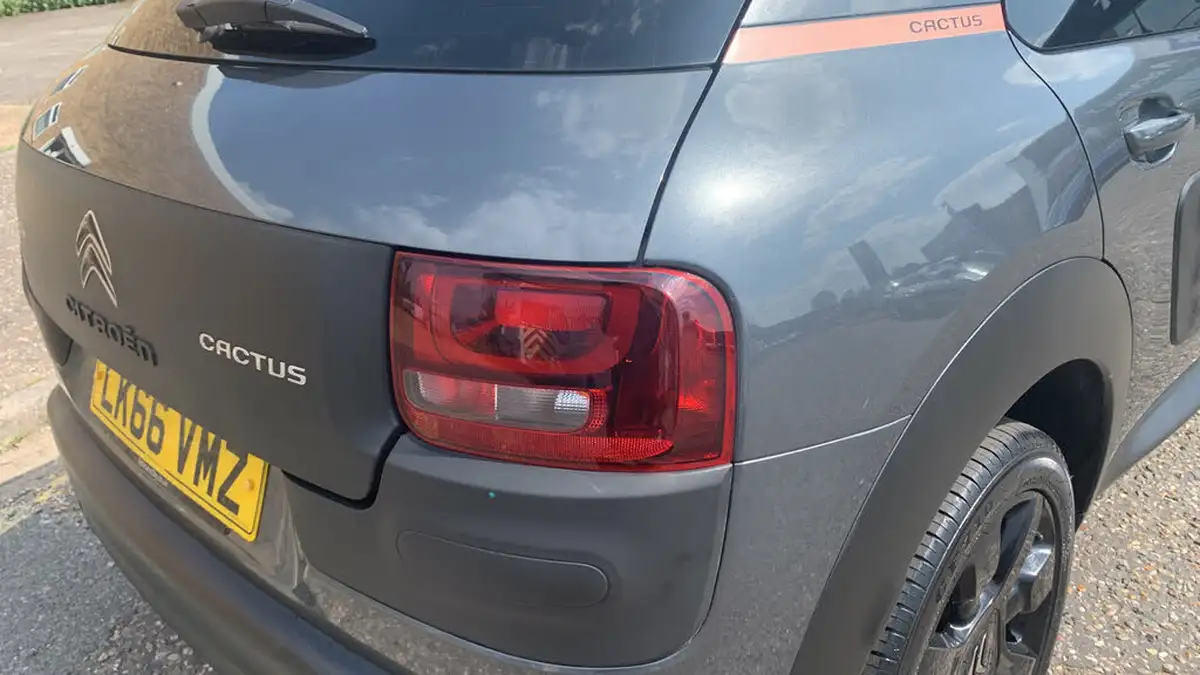2016-citroen-c4-cactus-12-puretech-flair-edition-110ps-ss-big-44