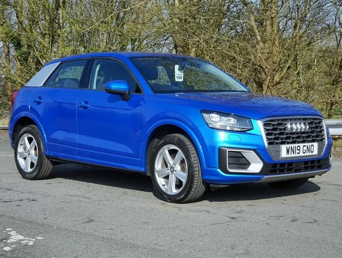 2019-audi-q2-10-30-tfsi-sport-big-1
