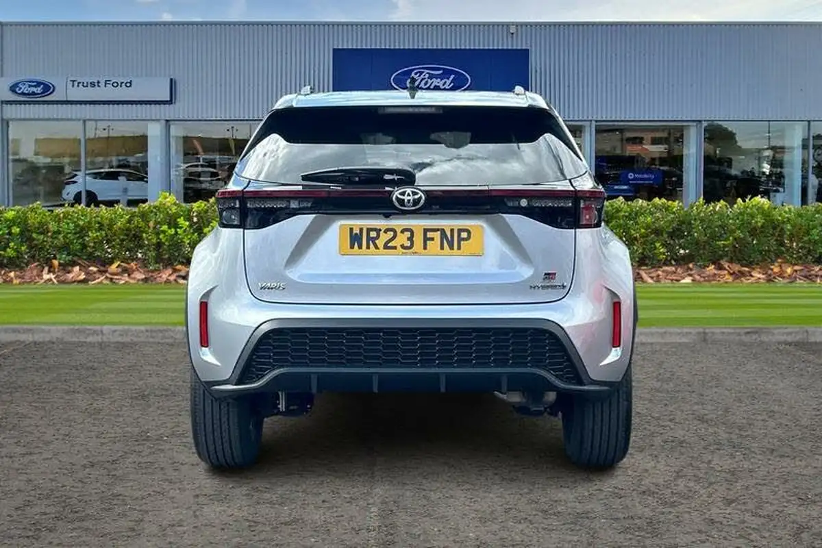 2023-toyota-yaris-cross-15-vvt-i-gr-sport-big-6