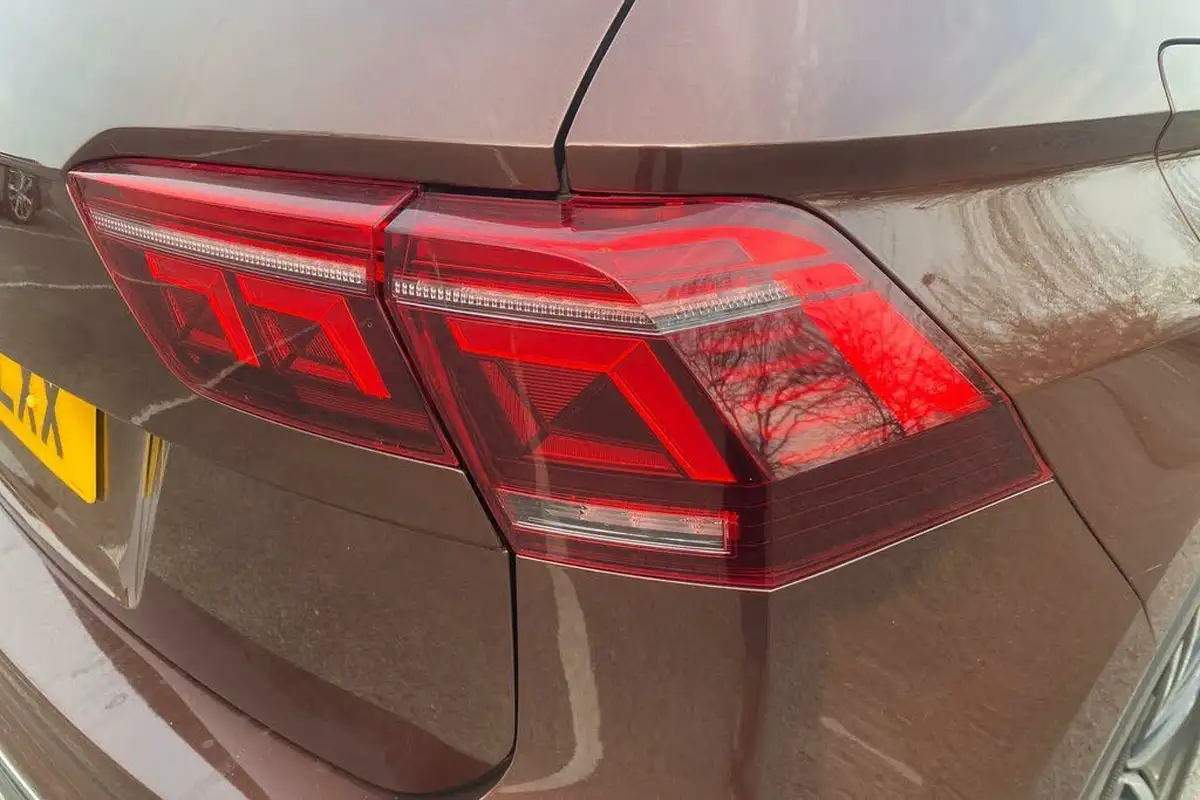 2021-volkswagen-tiguan-15-tsi-elegance-big-48