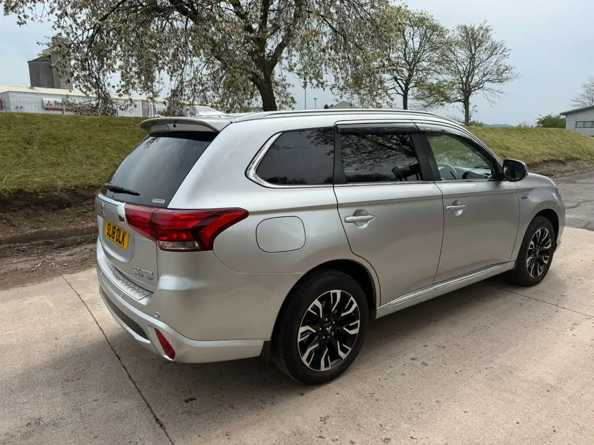 2018-mitsubishi-outlander-20-4hs-phev-5st-big-7