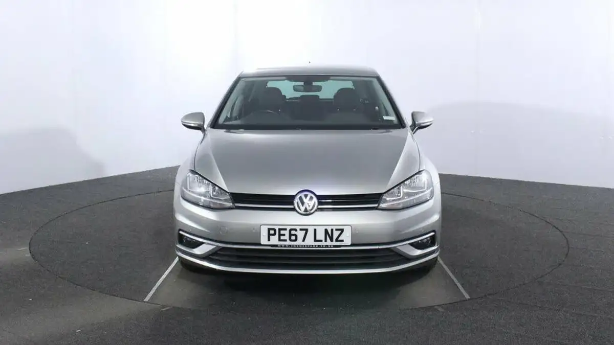 2017-volkswagen-golf-20tdi-gt-bmtss-hatchback-5d-big-1