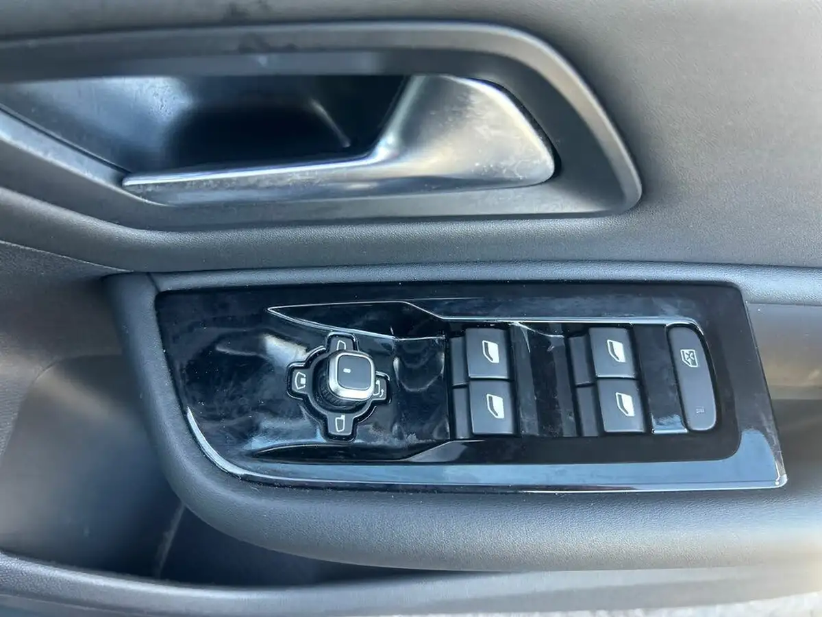 2023-citroen-c5-x-12-puretech-shine-big-17