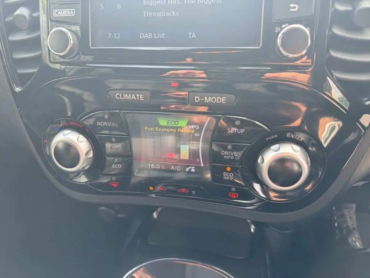 2018-nissan-juke-12-dig-t-tekna-big-37