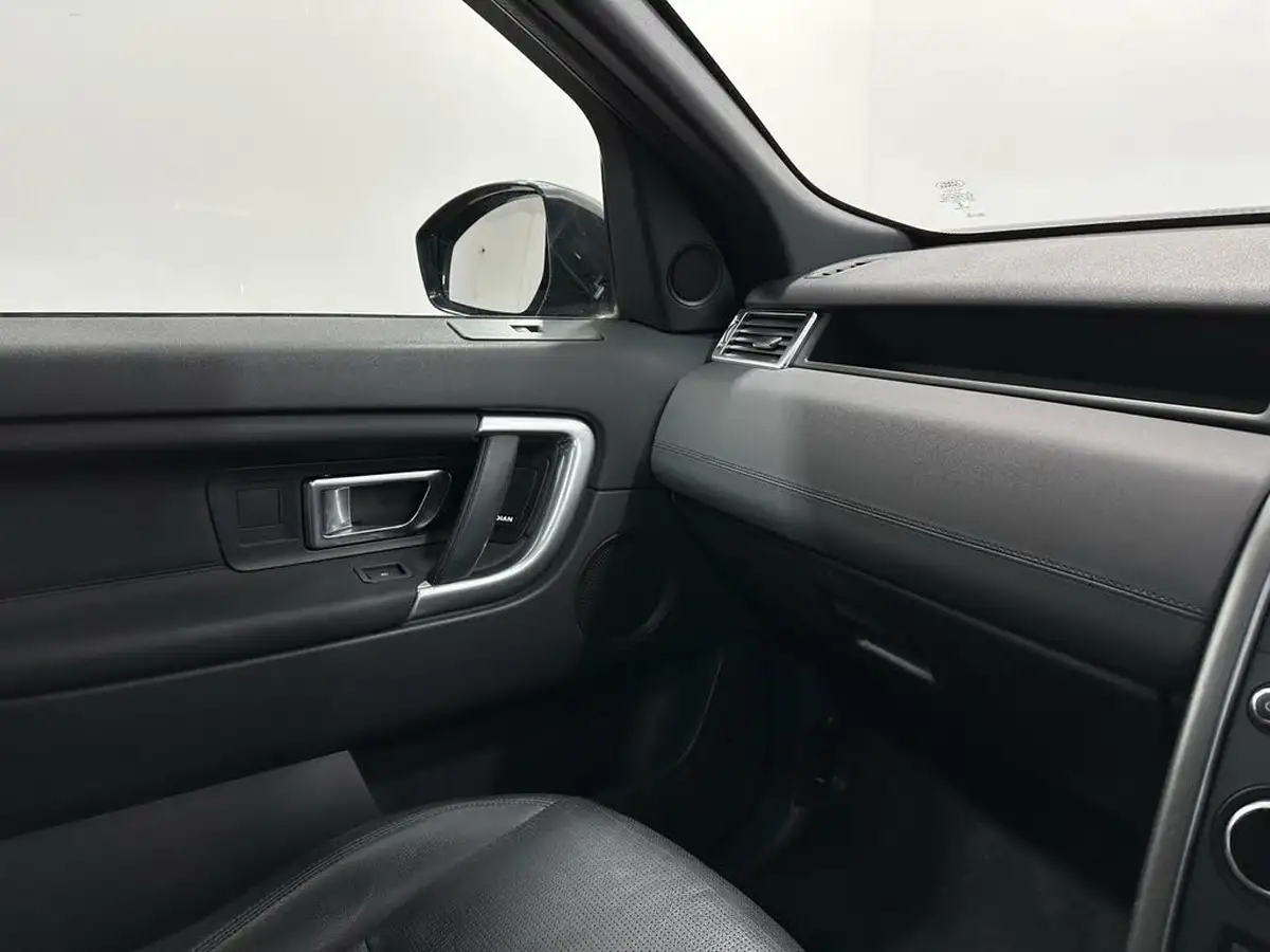 2019-land-rover-discovery-sport-20td4-landmark-big-23