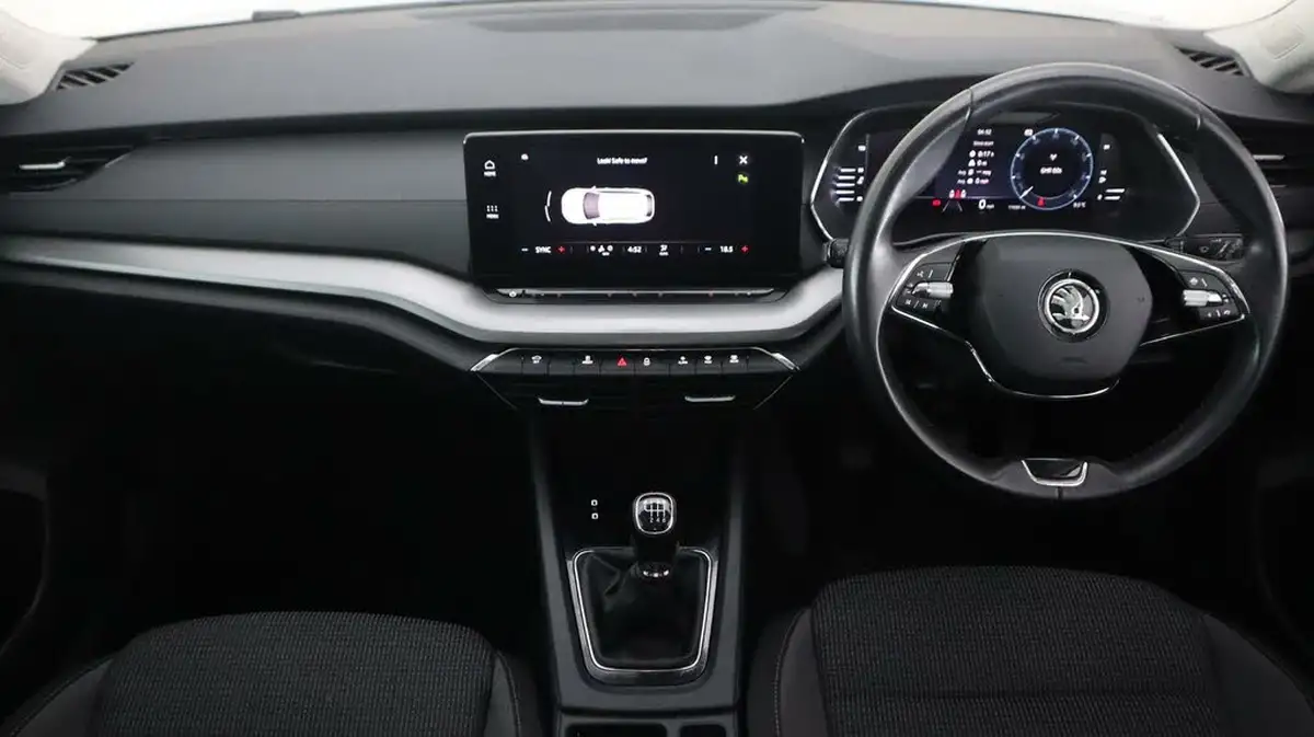 2023-skoda-octavia-20tdi-se-technology-116ps-estate-big-12