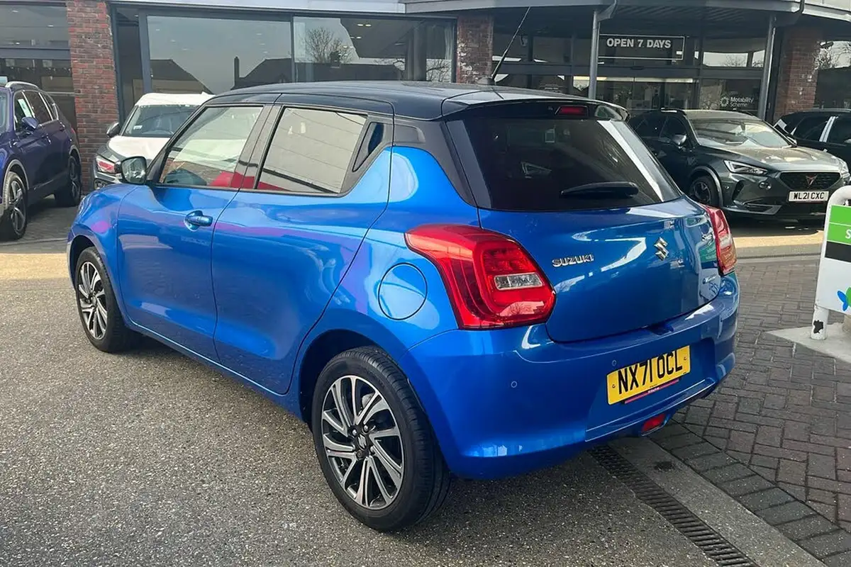 2021-suzuki-swift-12-dualjet-sz5-big-1