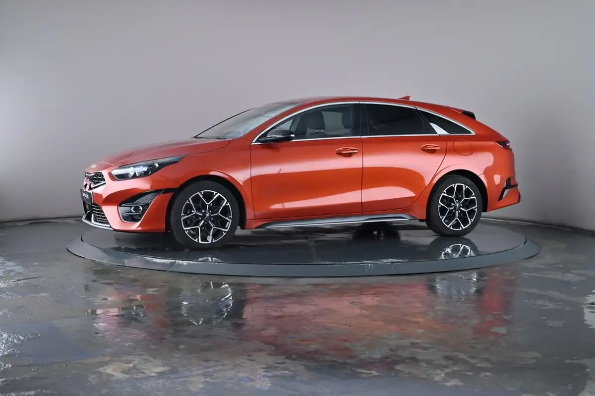 2022-kia-pro-ceed-15-t-gdi-gt-line-big-13