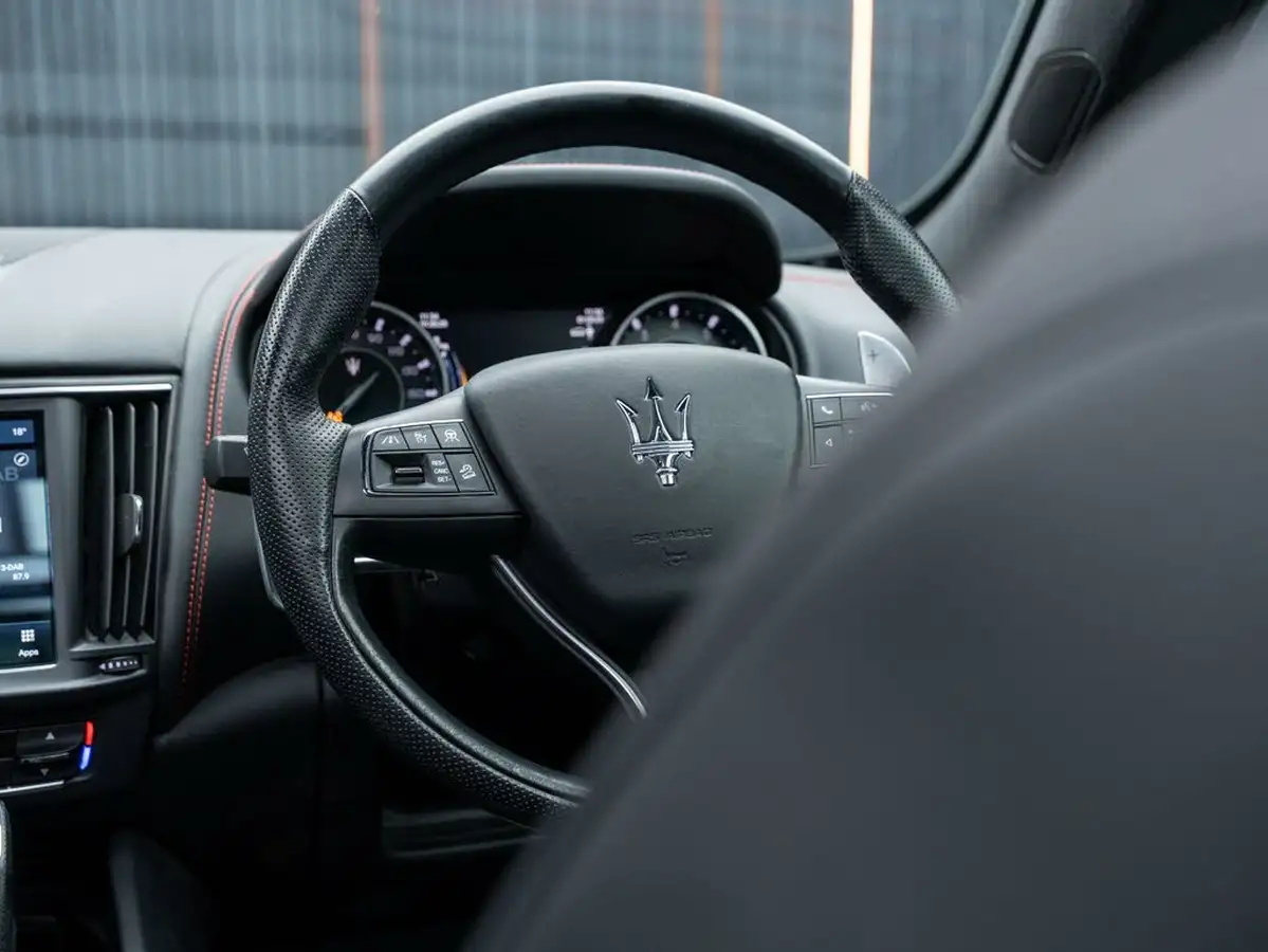 2021-maserati-levante-30-gransport-big-41