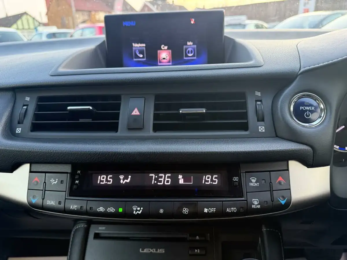 2016-lexus-ct-200h-18-sport-big-45