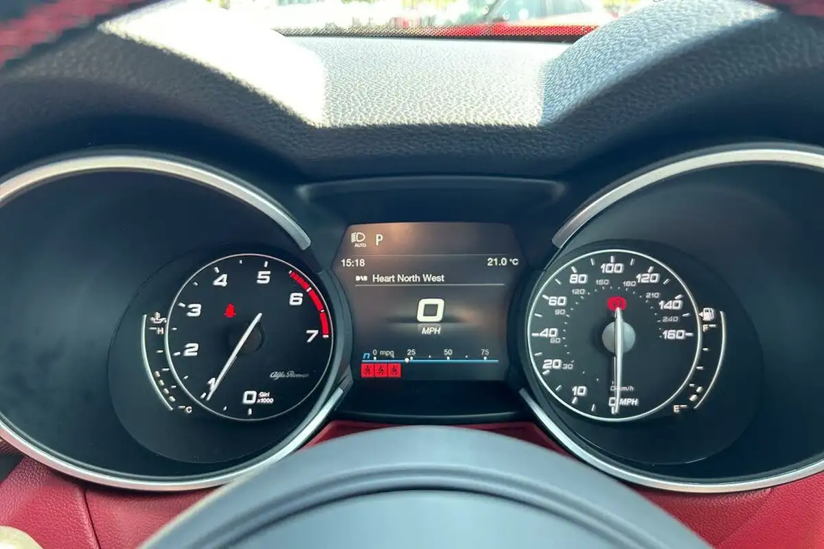 2021-alfa-romeo-stelvio-20-veloce-big-13