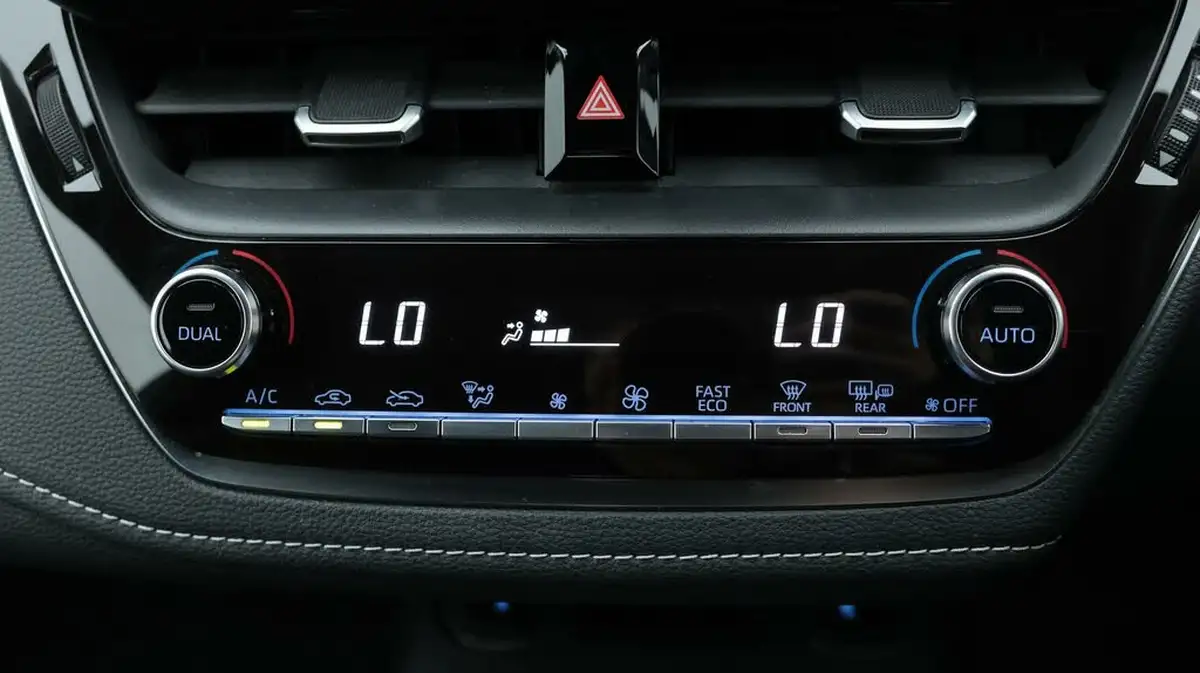 2021-toyota-corolla-18-vvt-i-icon-trk-hatchback-5d-big-12
