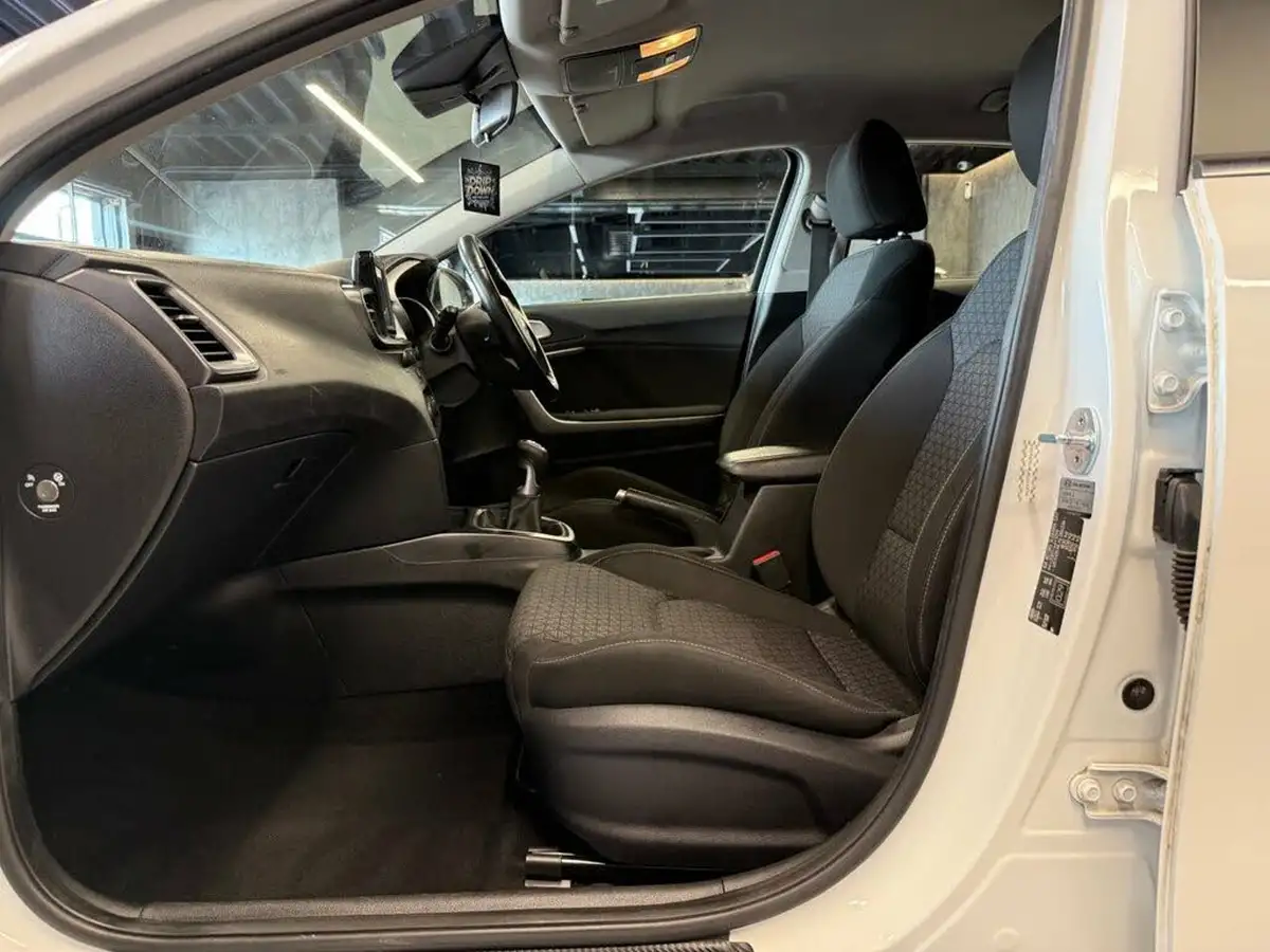 2019-kia-ceed-16crdi-2-eco-hatchback-big-27