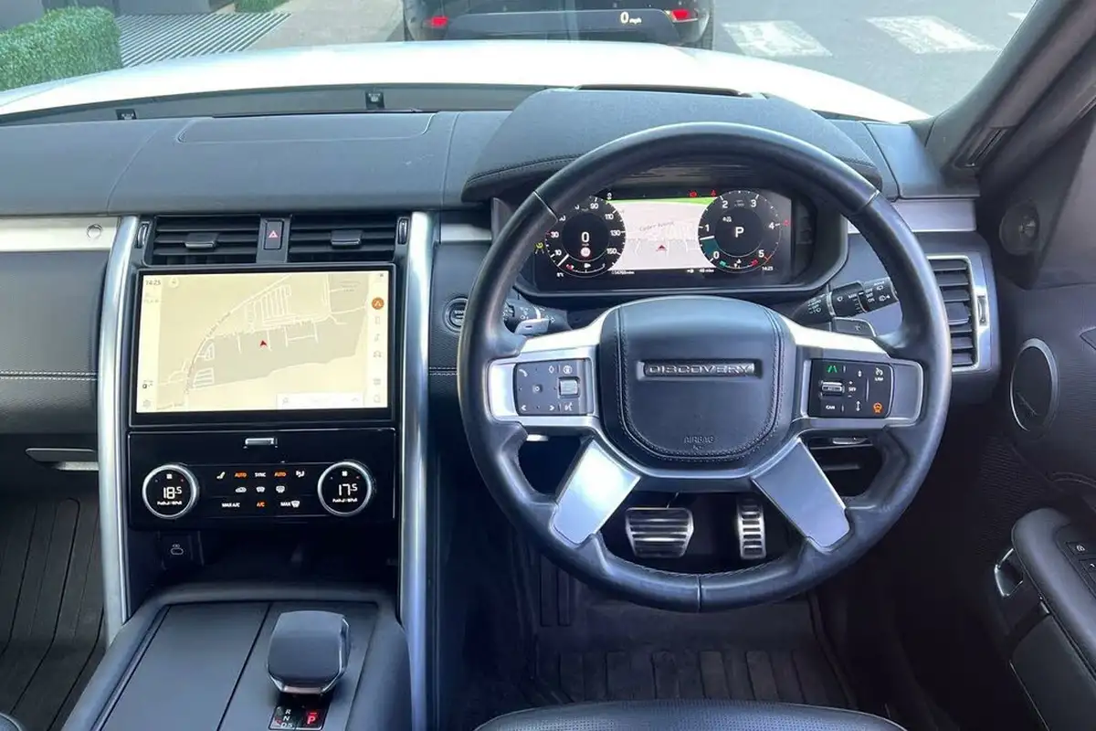 2024-land-rover-discovery-30-d300-commercial-dynamic-hse-big-38