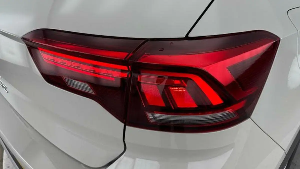 2022-volkswagen-t-roc-10-tsi-life-big-28