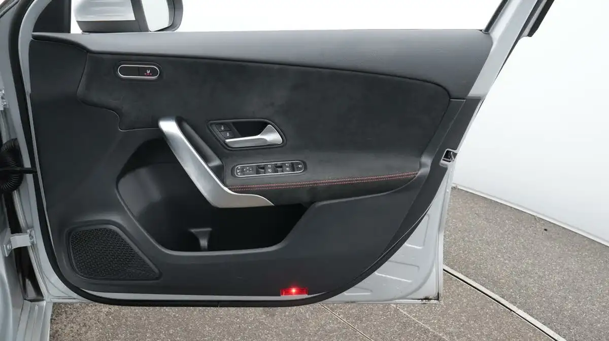 2020-mercedes-benz-a-class-13-a200-amg-line-executive-hatchback-5d-7g-dct-big-15