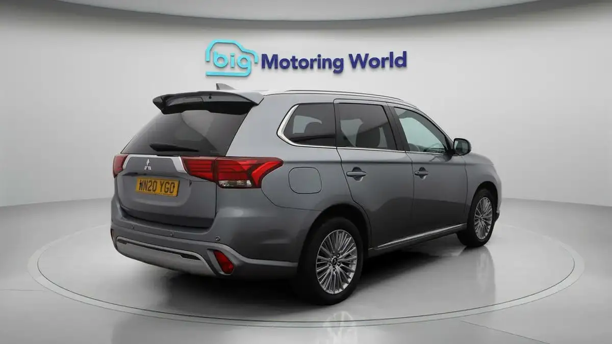 2020-mitsubishi-outlander-24-exceed-phev-big-7