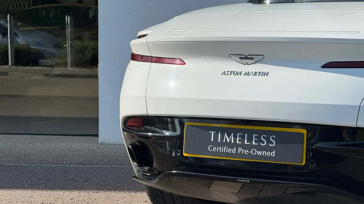 2018-aston-martin-db11-40-v8-big-17