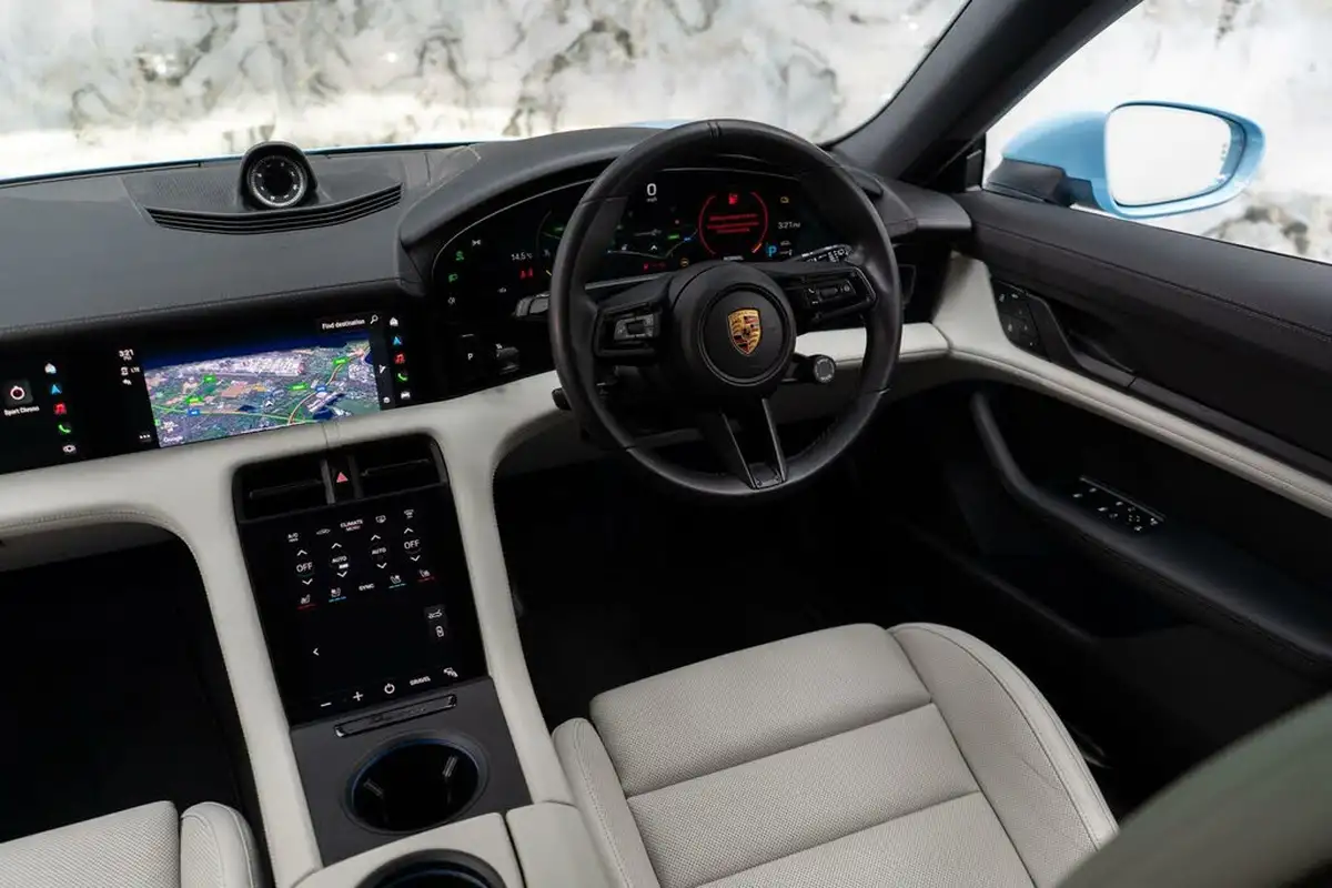 2022-porsche-taycan-e-4s-cross-turismo-big-12