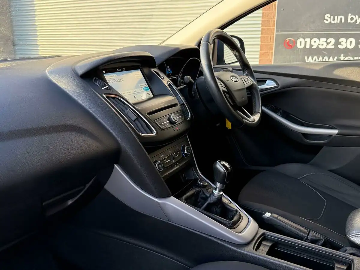 2017-ford-focus-15tdci-zetec-95ps-hatchback-big-33
