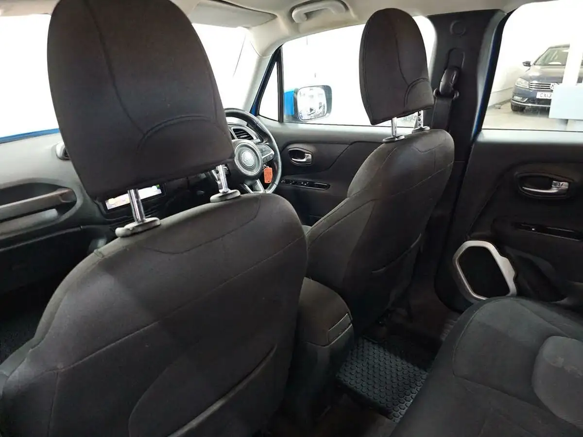 2015-jeep-renegade-14-longitude-big-20