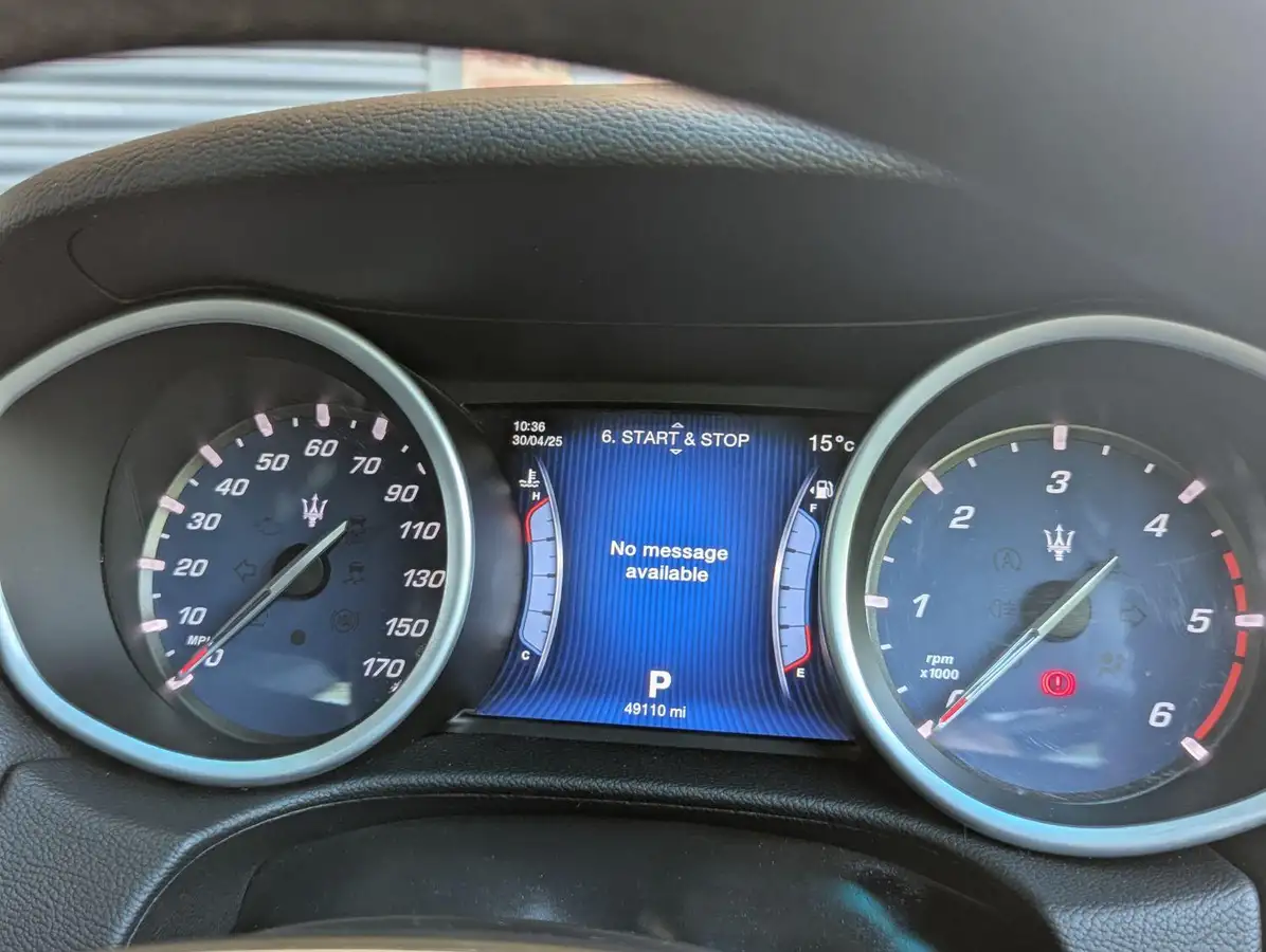 2015-maserati-ghibli-30td-big-8