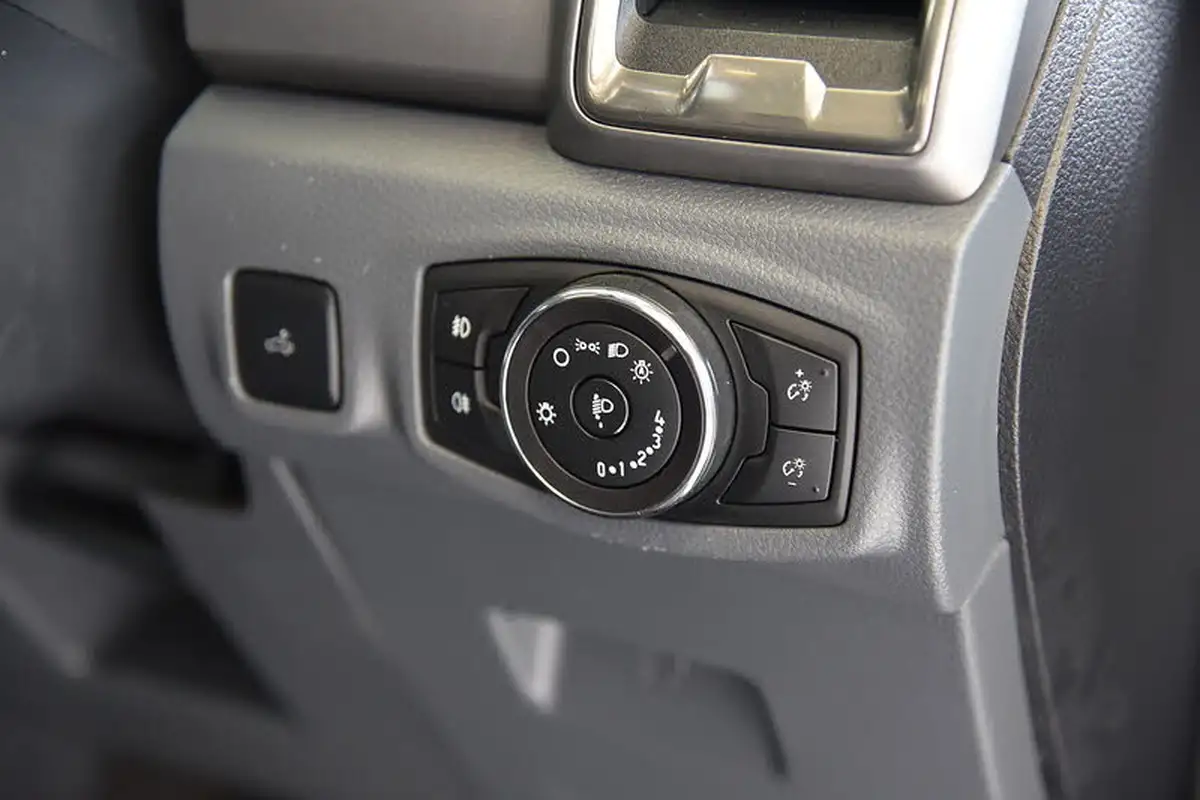 2016-ford-ranger-22td-xlt-160ps-pickup-big-17