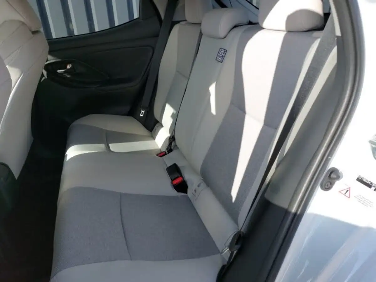 2022-toyota-yaris-15-vvt-i-excel-big-5