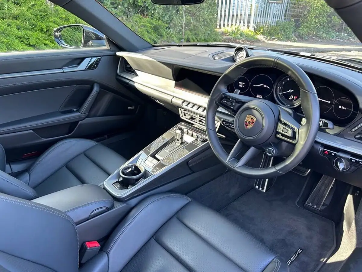 2019-porsche-911-30-carrera-4-s-450ps-coupe-pdk-big-27