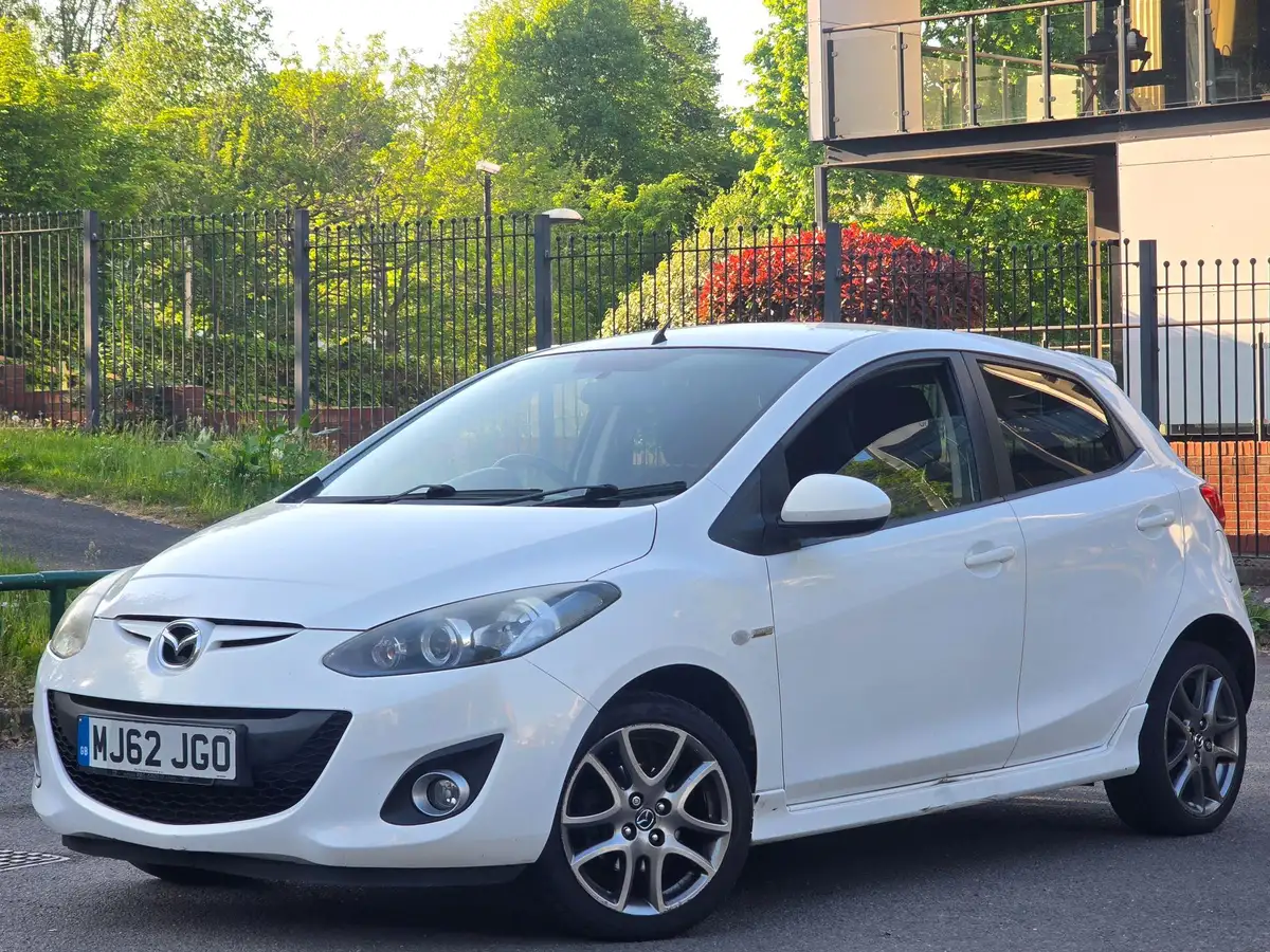 2012-mazda-mazda2-13-venture-big-0