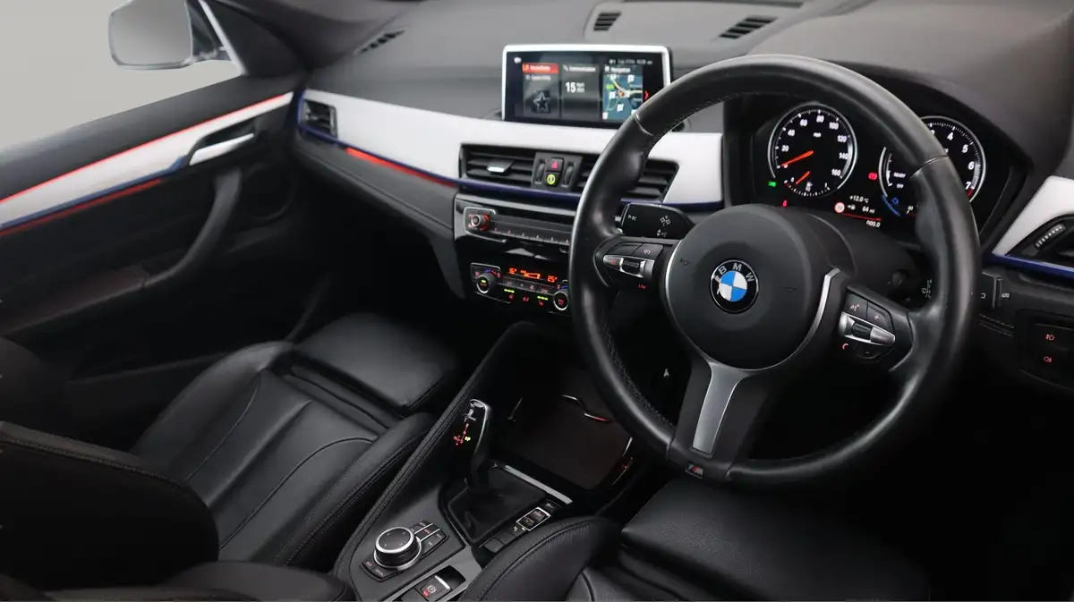 2020-bmw-x1-15-sdrive18i-m-sport-dct-big-9