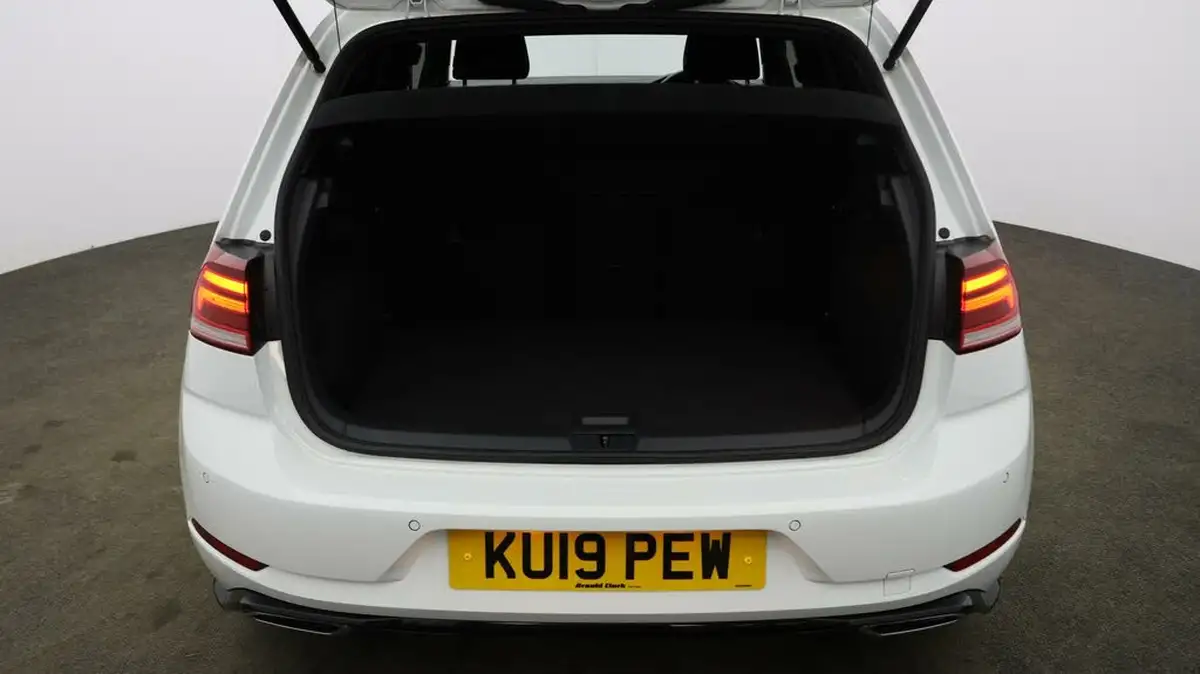 2019-volkswagen-golf-20tdi-r-line-5d-dsg-big-16