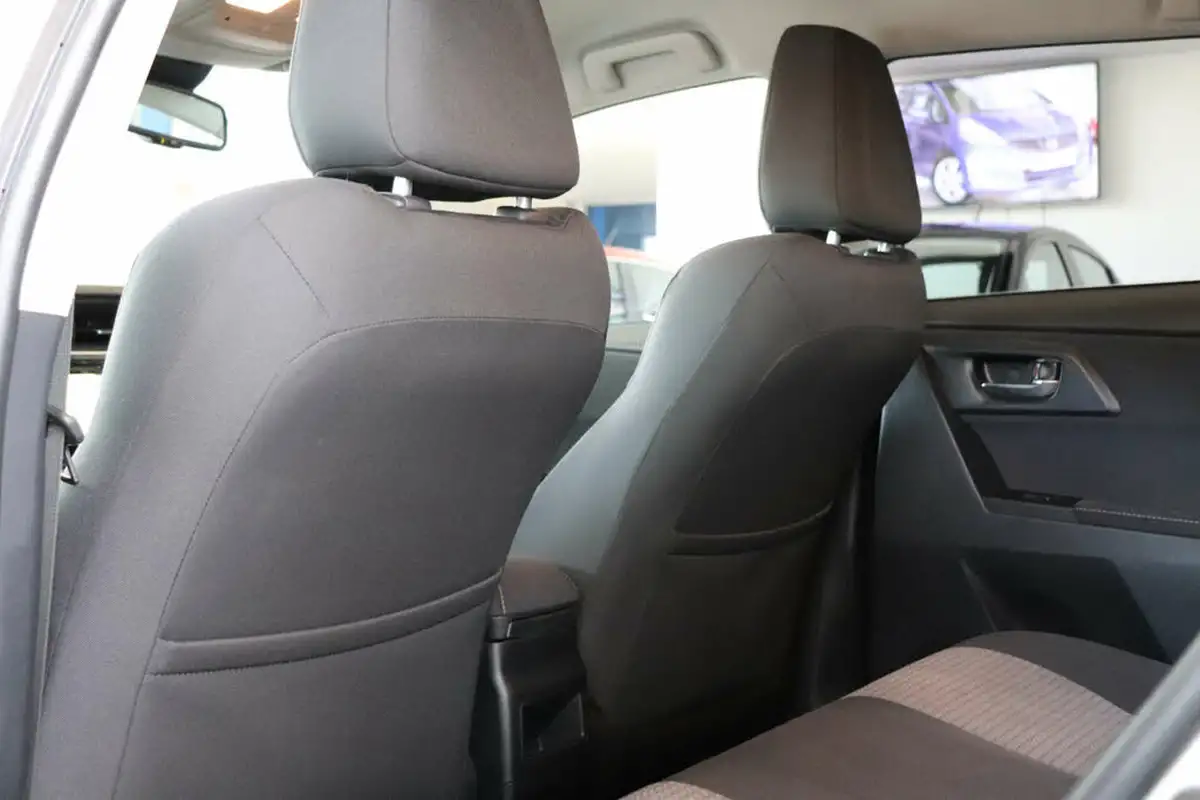 2018-toyota-auris-18-vvt-i-hsd-design-hatchback-big-28