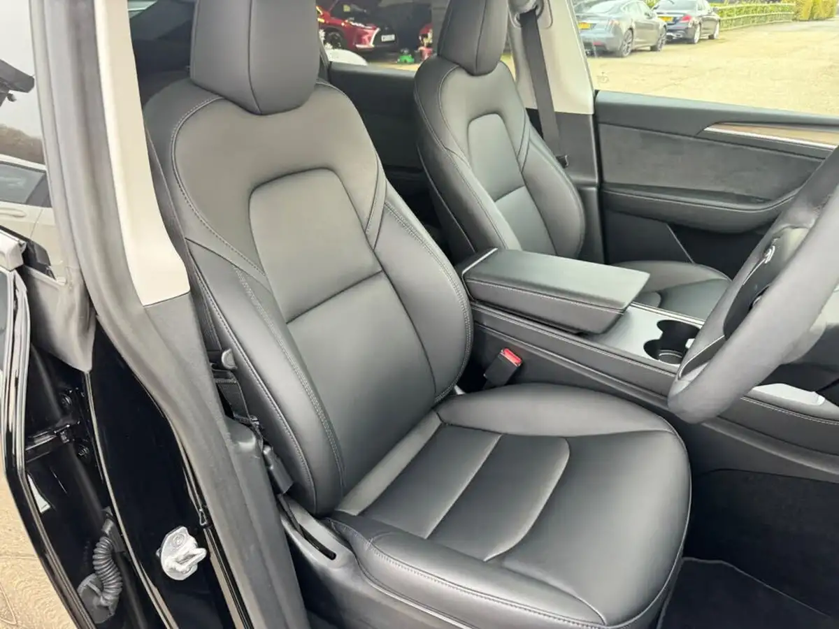 2023-tesla-model-y-e-rwd-big-1
