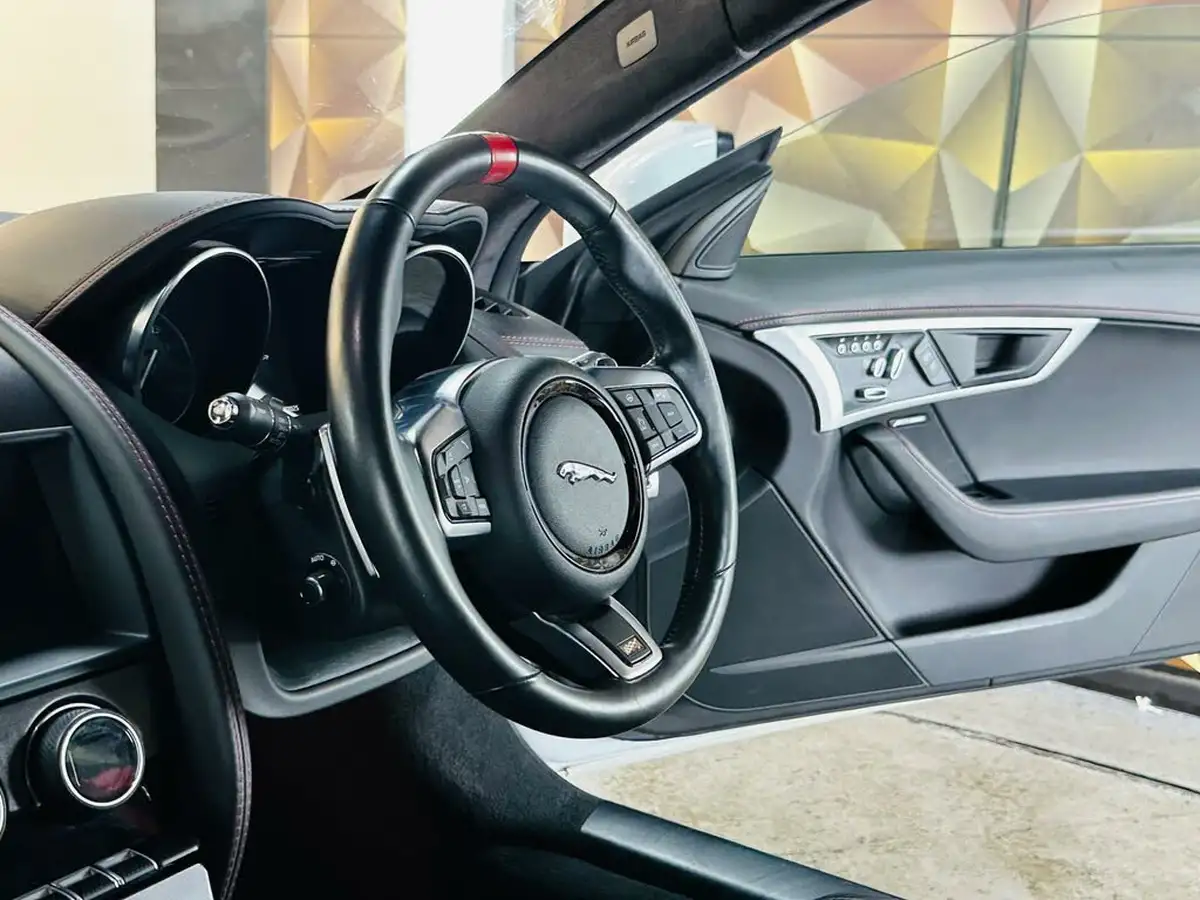 2019-jaguar-f-type-20-i4-chequered-flag-coupe-big-23