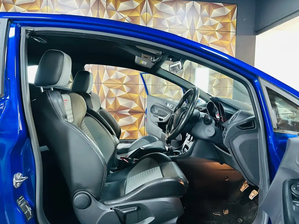 2016-ford-fiesta-16-st-2-3d-big-53
