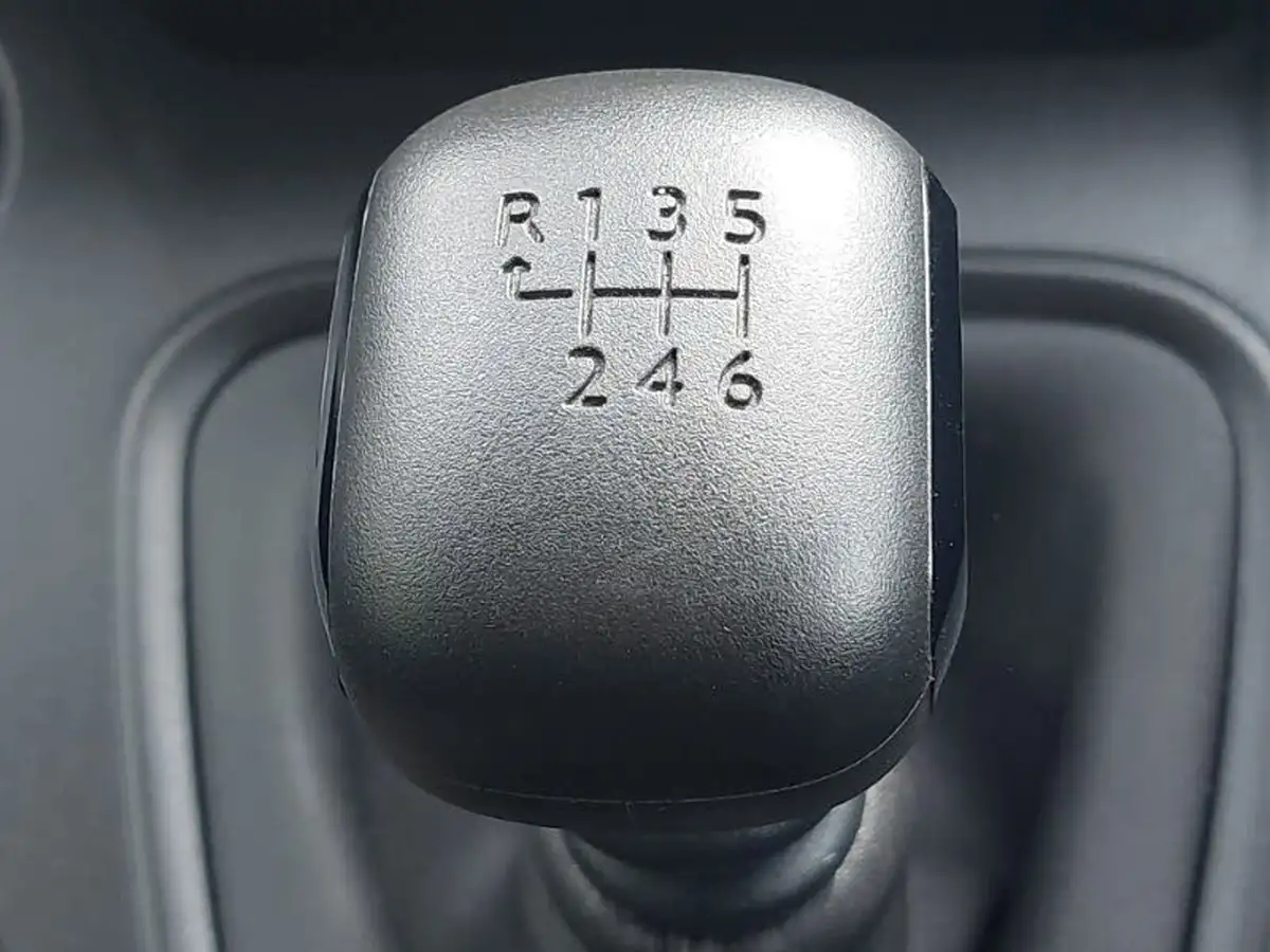 2024-peugeot-partner-15-bluehdi-professional-100pseu6d-big-11
