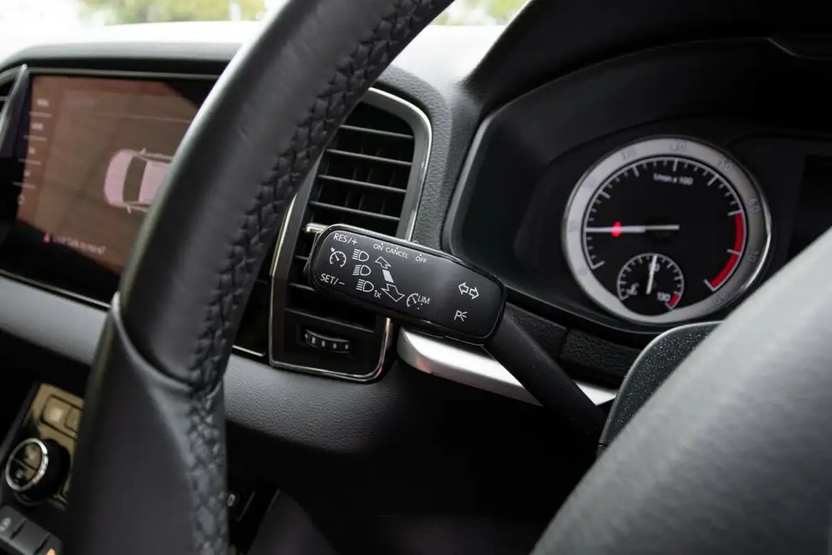 2018-skoda-karoq-15-tsi-edition-ss-big-16