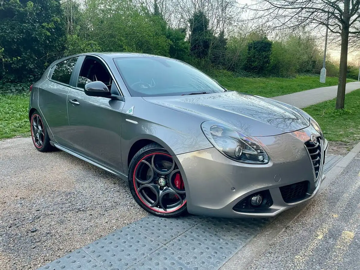 2016-alfa-romeo-giulietta-17-quadrifoglio-verde-big-5