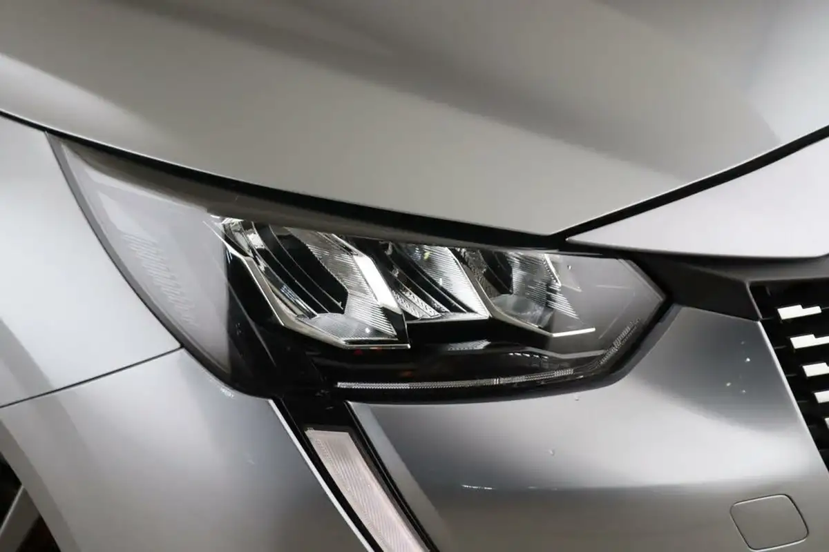2022-peugeot-208-12-puretech-active-premium-100bhp-big-8