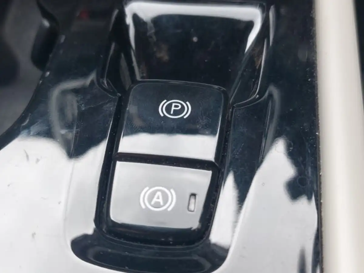 2022-volvo-xc40-15-t5-inscription-pro-big-14
