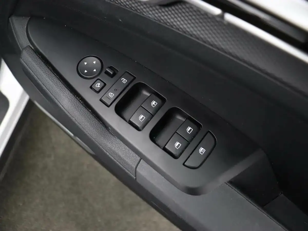 2023-kia-sportage-16-t-gdi-2-148bhp-big-13