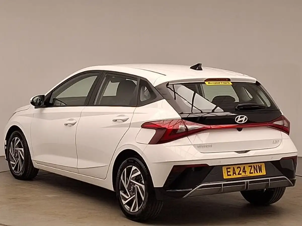 2024-hyundai-i20-10-t-gdi-advance-big-1