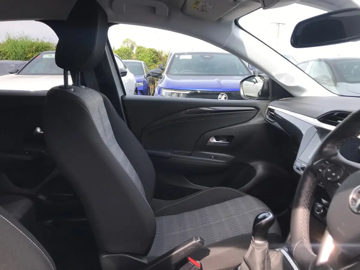 2021-vauxhall-corsa-12i-griffin-edition-big-3