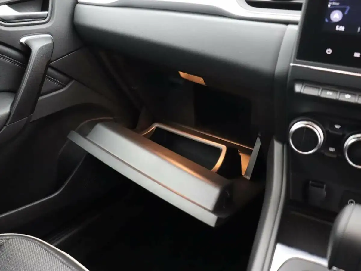 2023-renault-captur-16-techno-160ps-plug-in-big-38