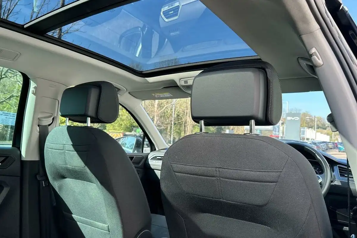2023-volkswagen-tiguan-14-tsi-elegance-big-22