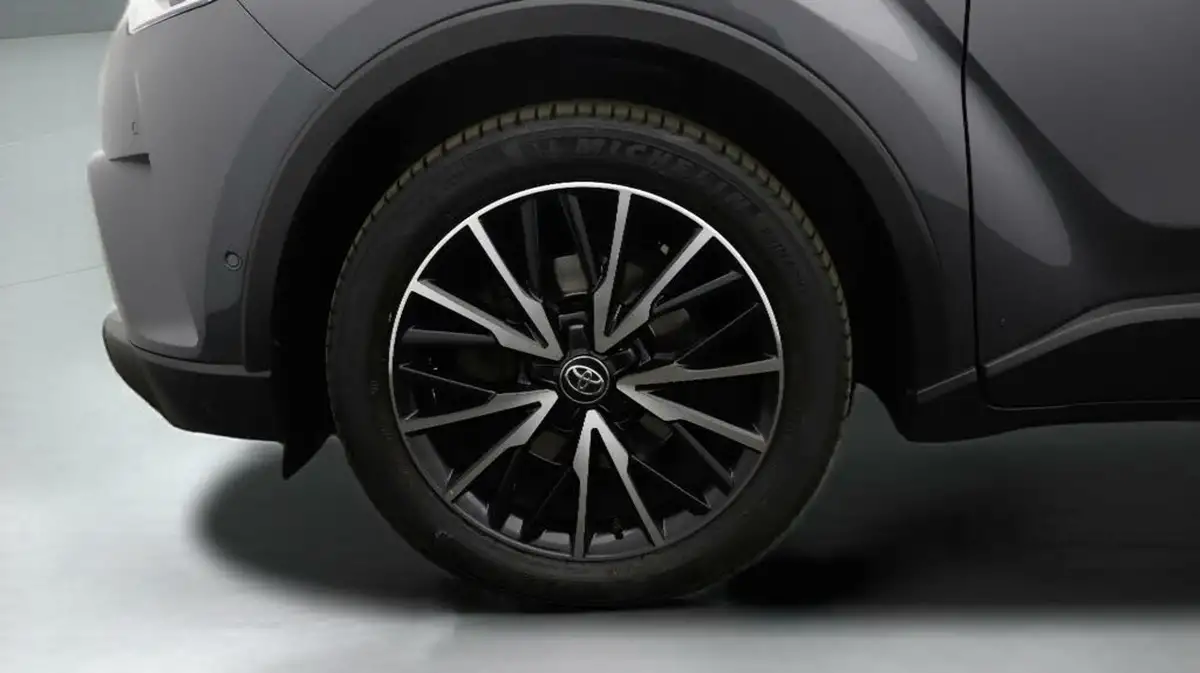 2018-toyota-c-hr-12-excel-big-18