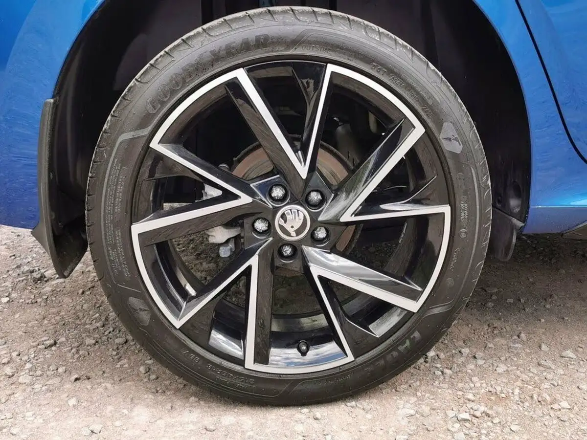 2020-skoda-kamiq-15-tsi-monte-carlo-dsg-big-38
