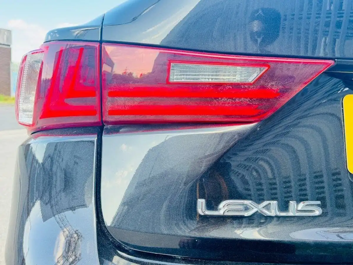 2014-lexus-is-300h-25-executive-edition-big-34